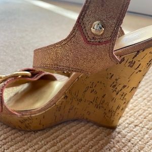 Gold Wedge Buckle Shoes